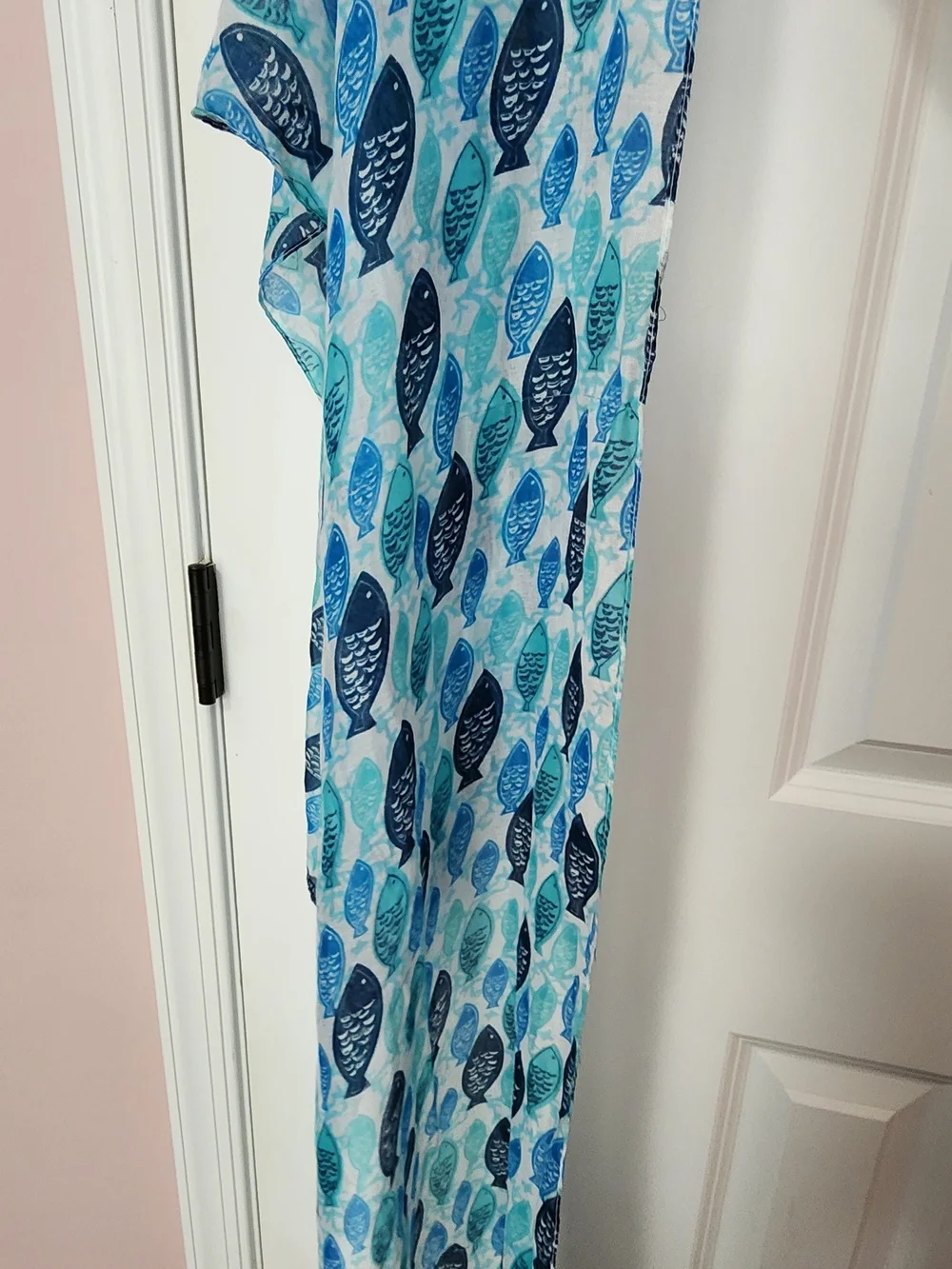 Lightweight Fish-Print Scarf
